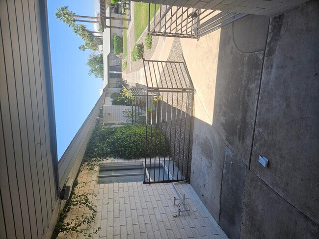 Building Photo - 2342 N 46th St