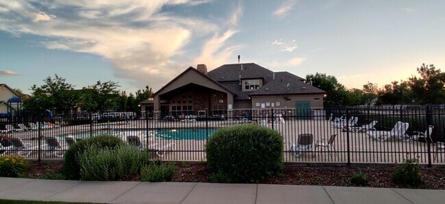 Building Photo - 1077 Kettering Dr