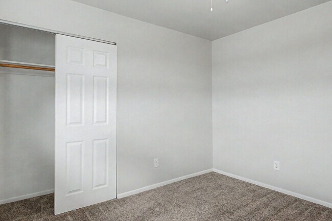 Building Photo - 1163 Cree Dr