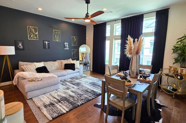 Building Photo - 5342 Donovan Gdns Ln