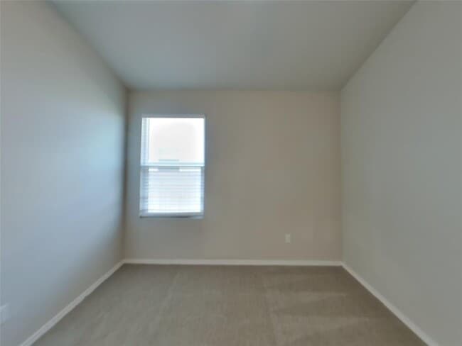 Building Photo - 5120 Saddle Clb Dr