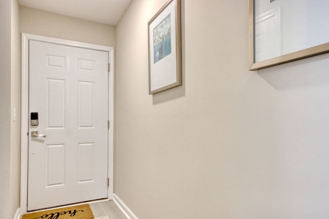 Building Photo - 485 White River Dr