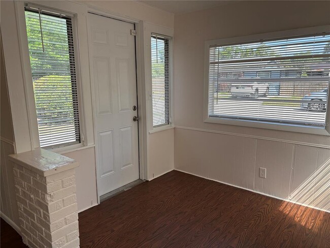 Building Photo - 2162 46th Ave N