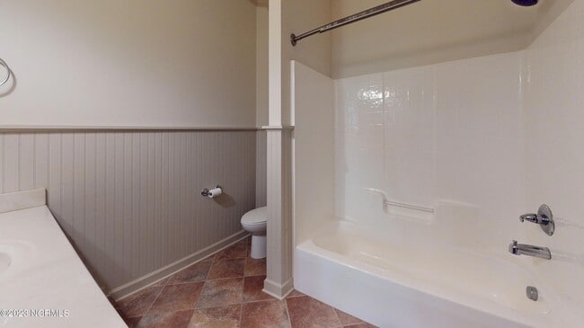 Building Photo - 45 Old Hunt Rd