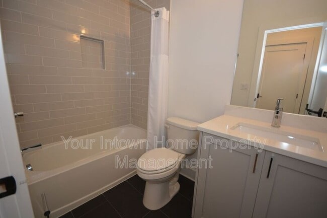 Building Photo - 550 N Highland Ave NE