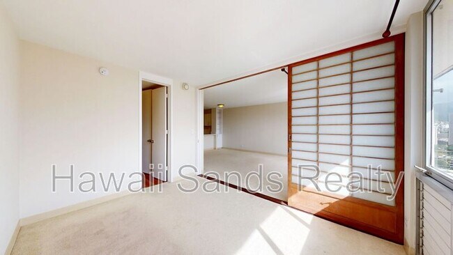 Building Photo - 780 Amana St