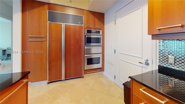 Building Photo - 3101 S Ocean Dr