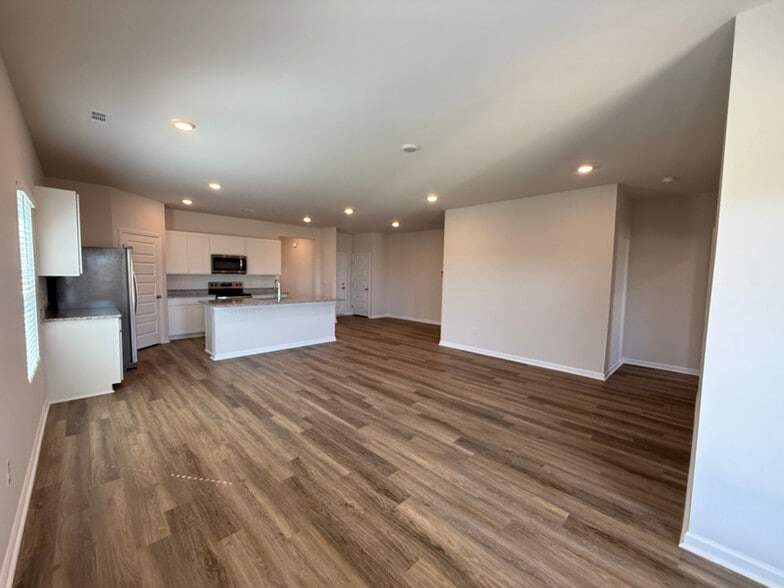 Building Photo - 157 Keller Dr