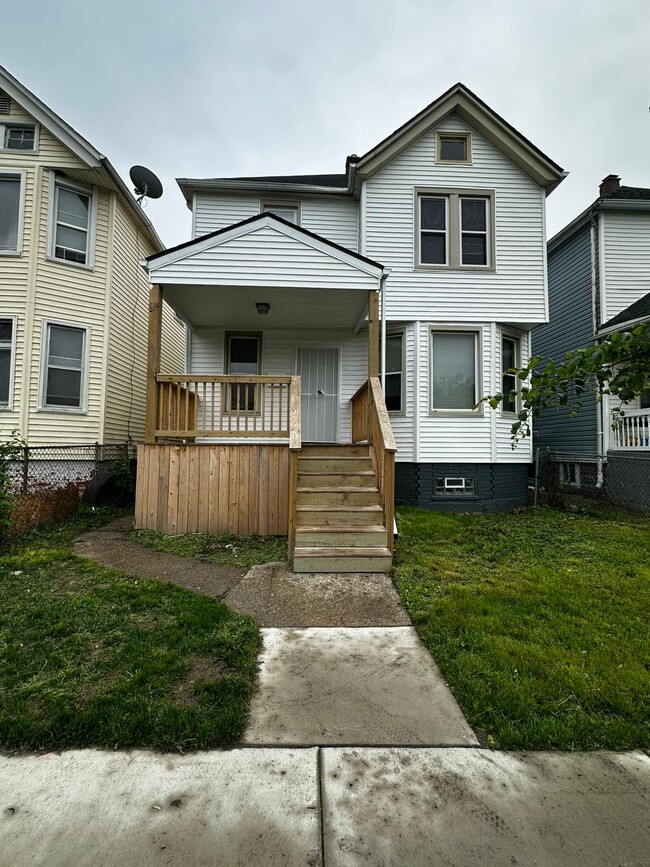 Primary Photo - 5409 Fischer St