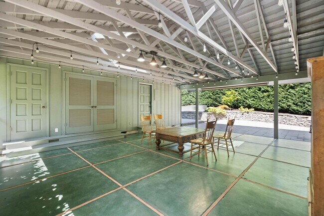 Building Photo - 13745 Cameo Ct
