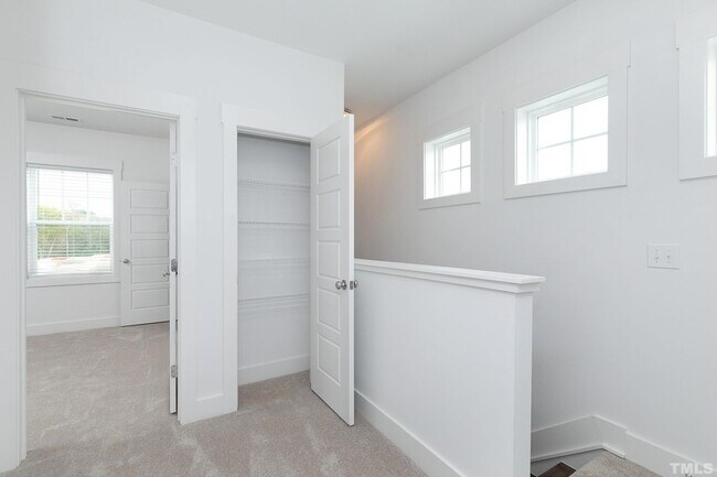 Building Photo - 274 Cottage Way