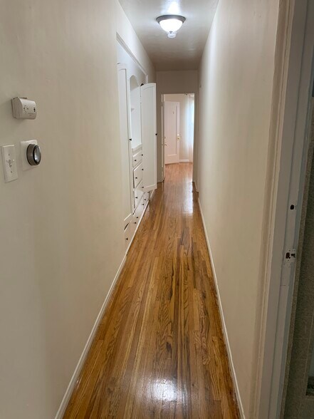 Building Photo - 1117 S Hayworth Ave