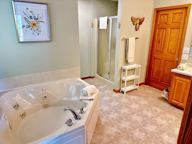 Building Photo - 222 Grouse Dr