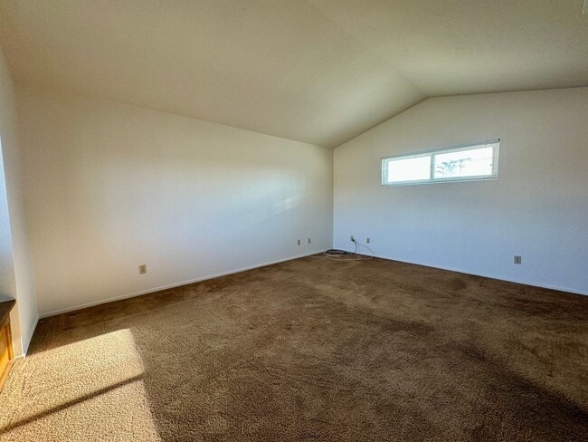 Building Photo - 3-Bedroom House, 2-Car Garage, Fenced Yard...