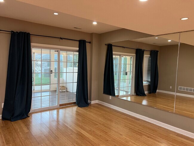 Building Photo - 6727 N White Fir Dr