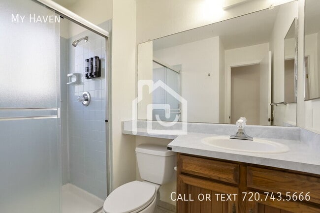 Building Photo - 10815 W Alamo Pl