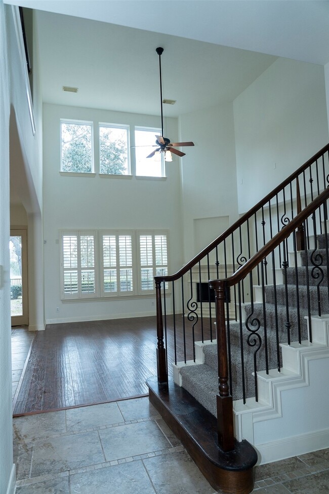 Building Photo - 9230 Hernshead Ln