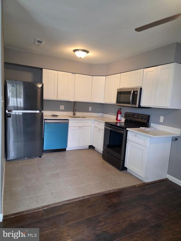 Building Photo - 2515 Cottonwood Ct