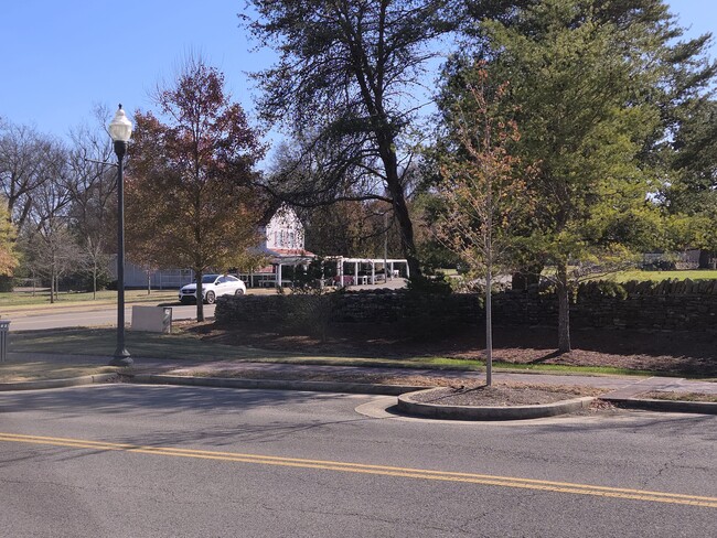 Farmers stand next to walking trails - 613 Hillsboro Rd