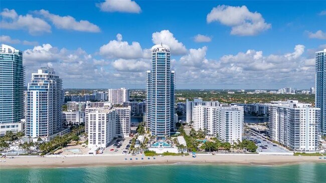 Building Photo - 3101 S Ocean Dr