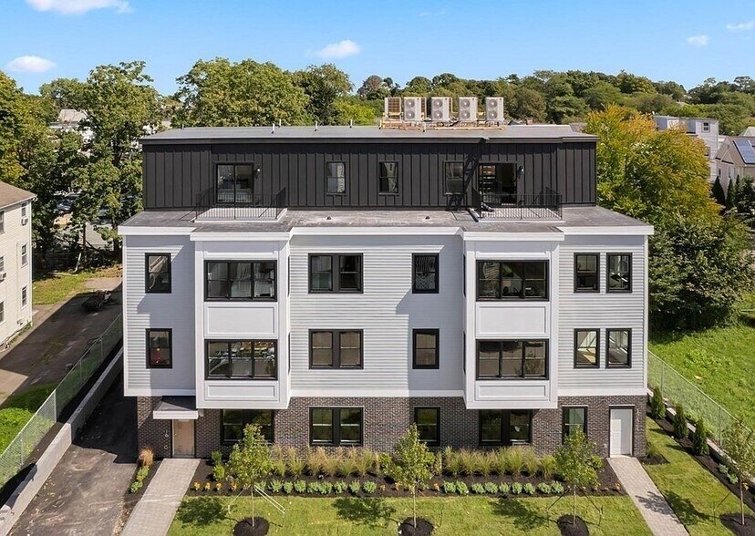 Outside front - 52 Withington St