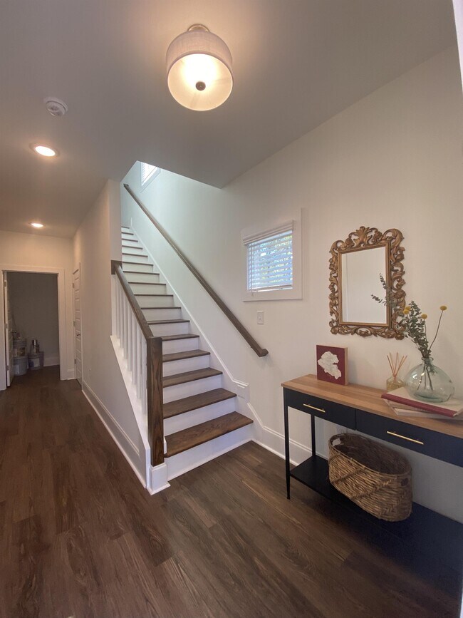 Building Photo - 114 Conrad Dr