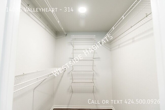 Building Photo - 14056 Valleyheart-314