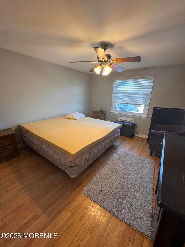 Building Photo - 30 Howland Ave