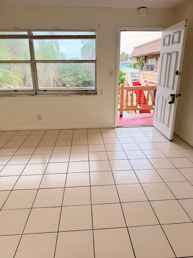 Building Photo - One-bedroom for rent in Pompano Beach