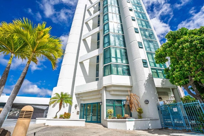 Primary Photo - Bright 3-Bedroom Honolulu Condo with 2 Par...