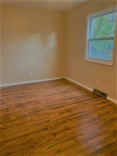 Building Photo - 468 Shonnard St