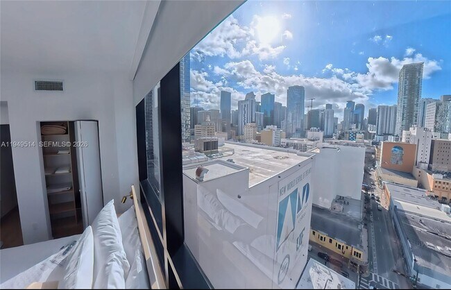 Building Photo - 225 N Miami Ave