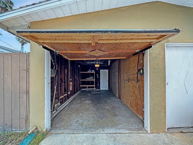 Building Photo - Beautiful 2BD/1BA Home in Clairemont W/ W/...