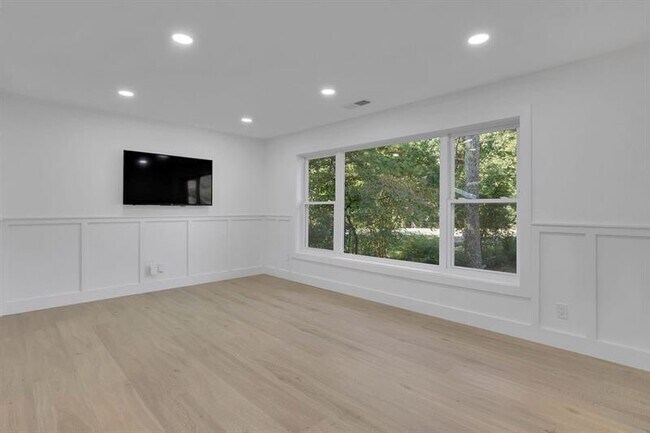 Building Photo - 1770 Austin Dr
