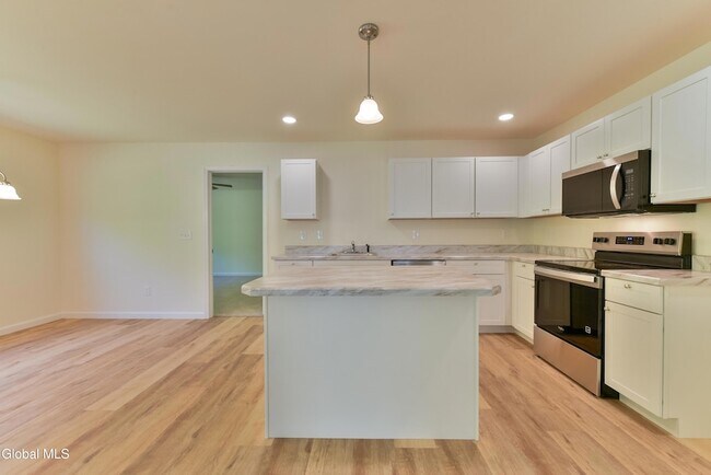 Building Photo - 74 Seashore Wy