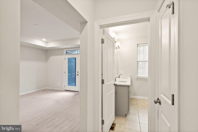 Building Photo - 43361 Radford Divide Ter
