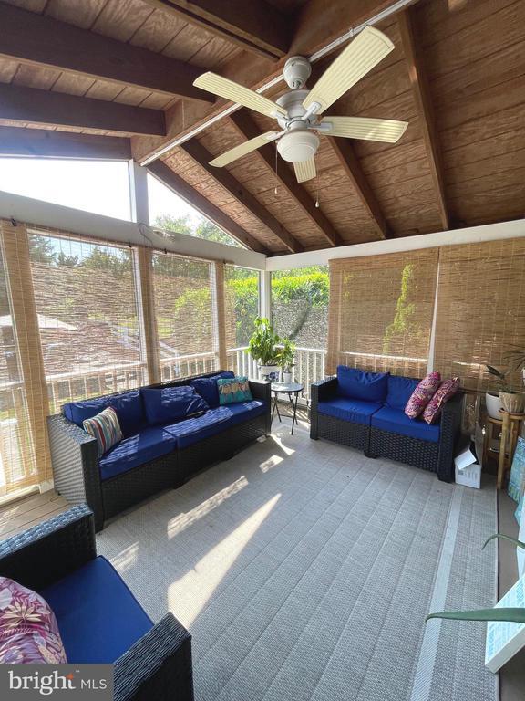 Building Photo - 513 Glenbrook Dr