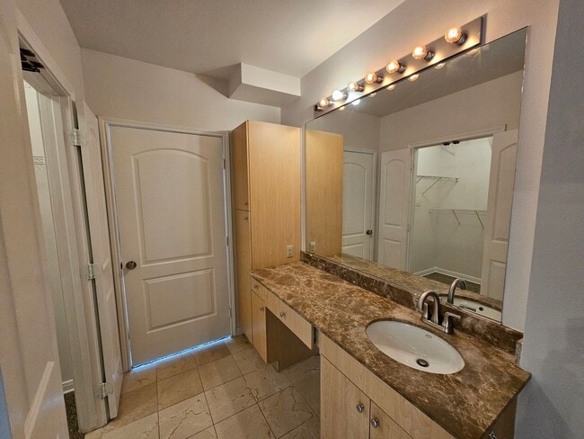 Building Photo - This place has it all...