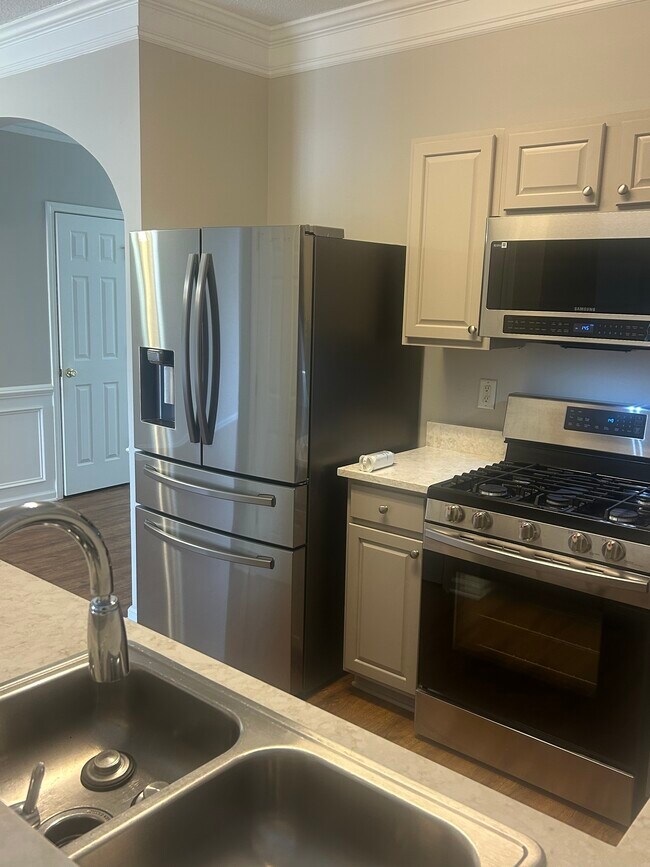 Building Photo - 282 Azalea Cir