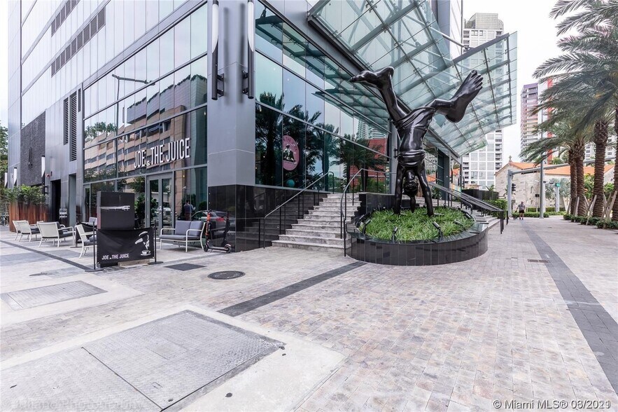 Building Photo - 1451 Brickell Ave