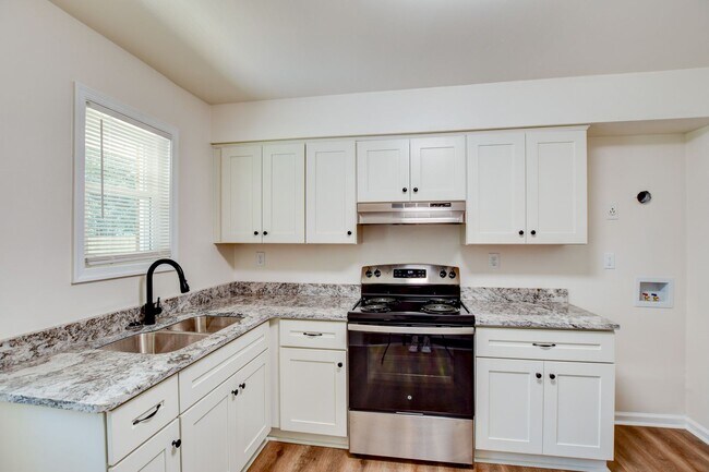 Building Photo - 1306 Linden Ave