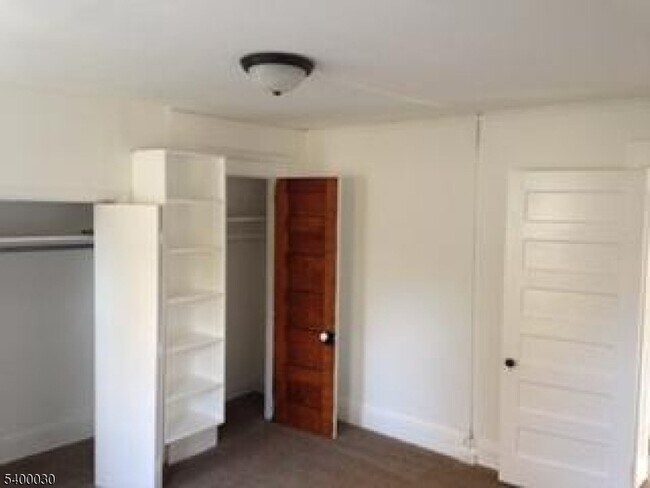 Building Photo - 169 Walnut St