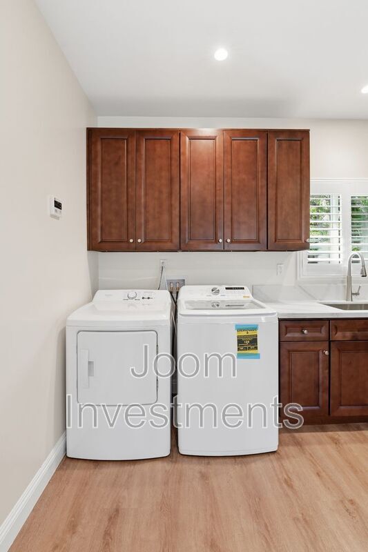 Building Photo - 9546 E Live Oak Ave