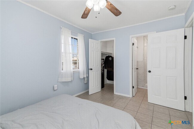 Building Photo - 1403 Little St