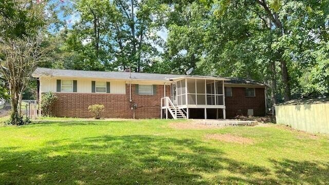 Building Photo - 2400 Walnut Dr NW