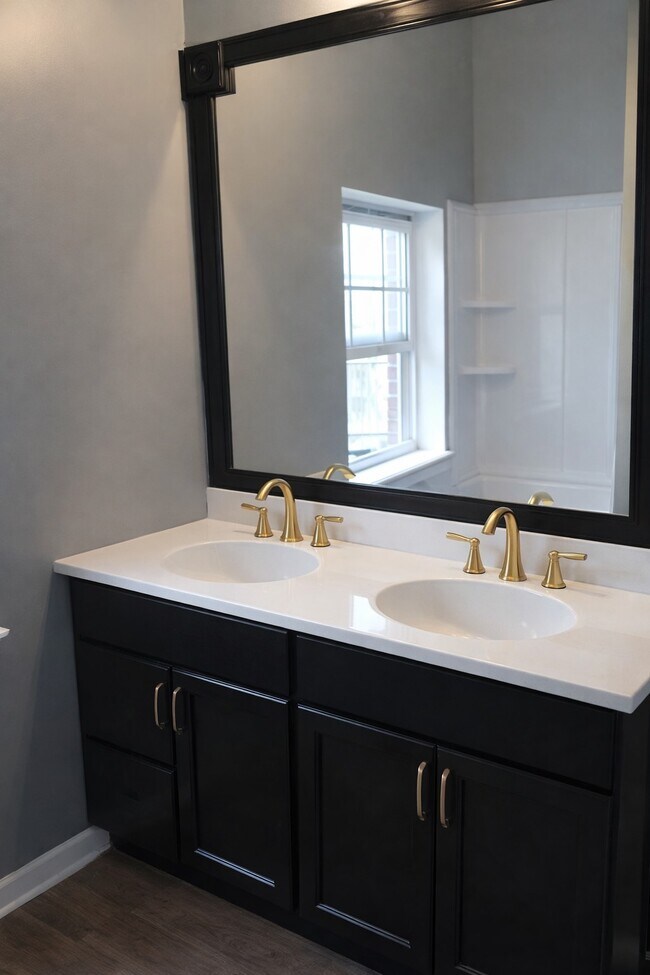 Building Photo - 734 Burgess Ave