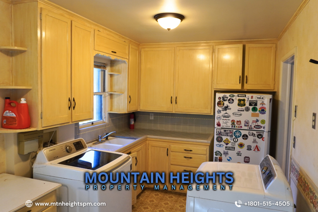 Building Photo - 2784 E Delsa Dr