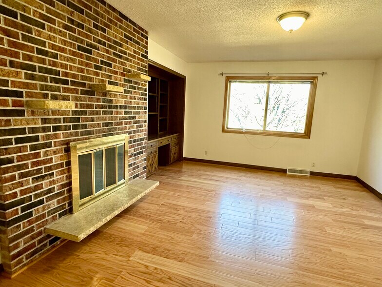 Building Photo - 7303 Glouchester Dr