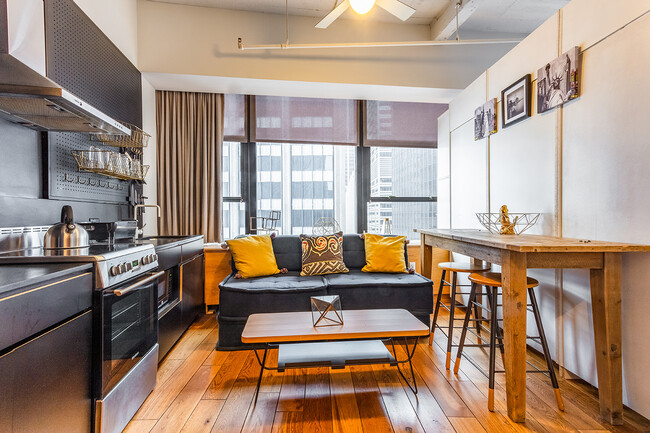 Building Photo - Studio Apartment - Wall Street