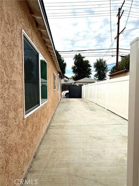 Building Photo - 6515 White Oak Ave